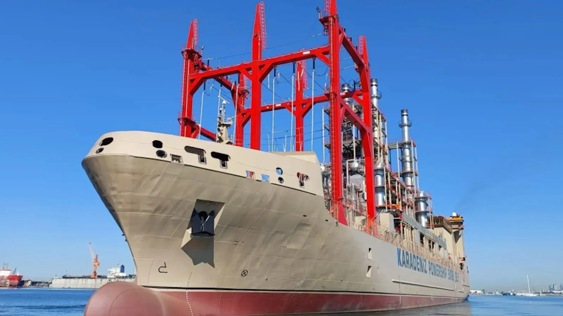 Puerto Rico aprueba traer tres barcazas para generar 200 MW de energía para reforzar el sistema eléctrico